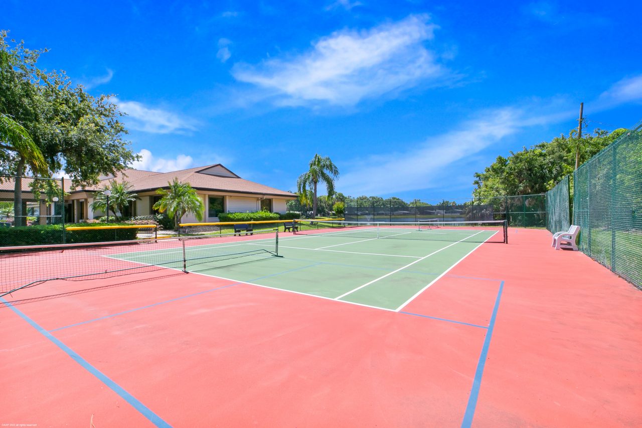 Contact Country Lakes